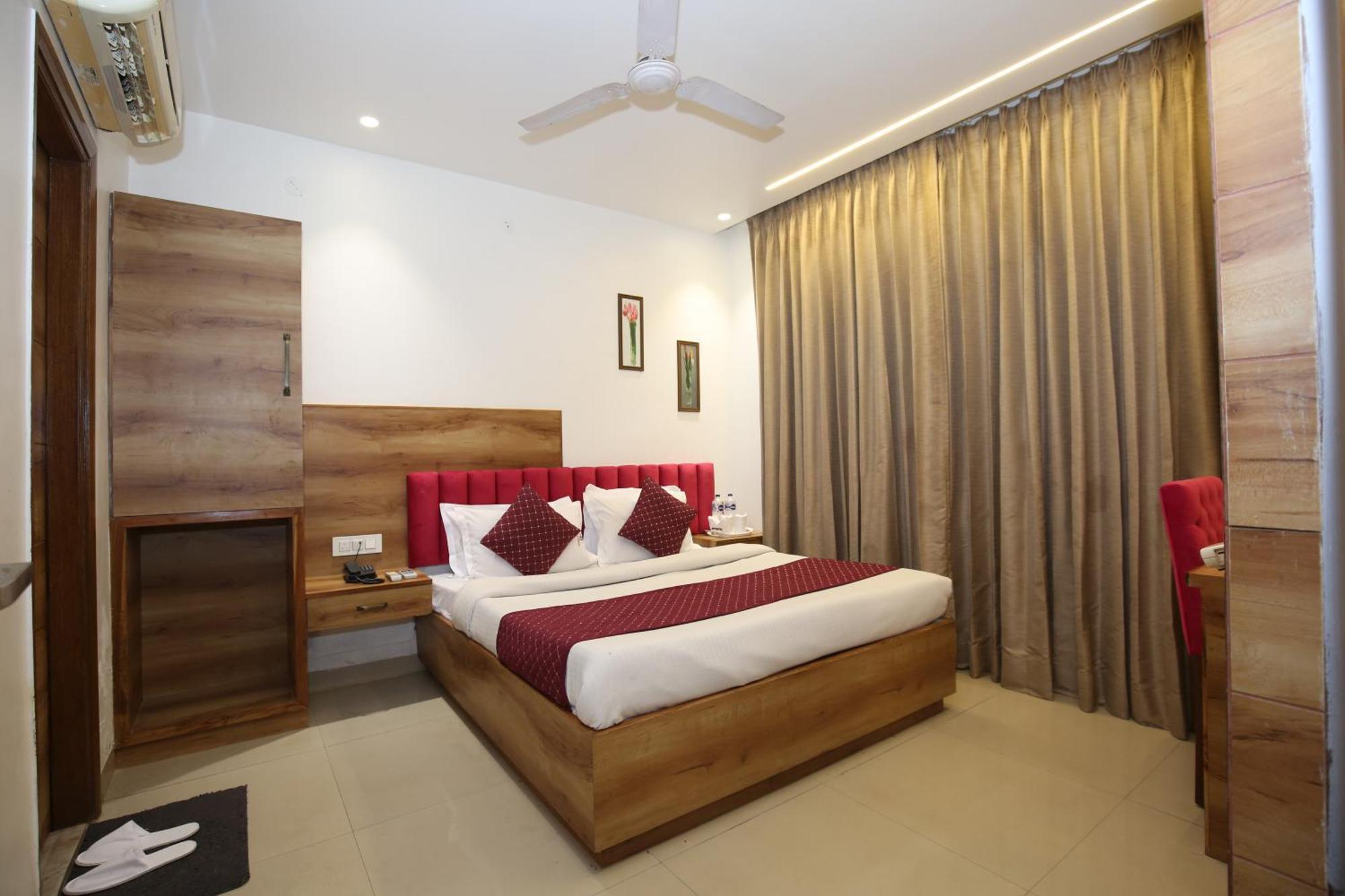 Hotel Rv Regency Amritsar Esterno foto