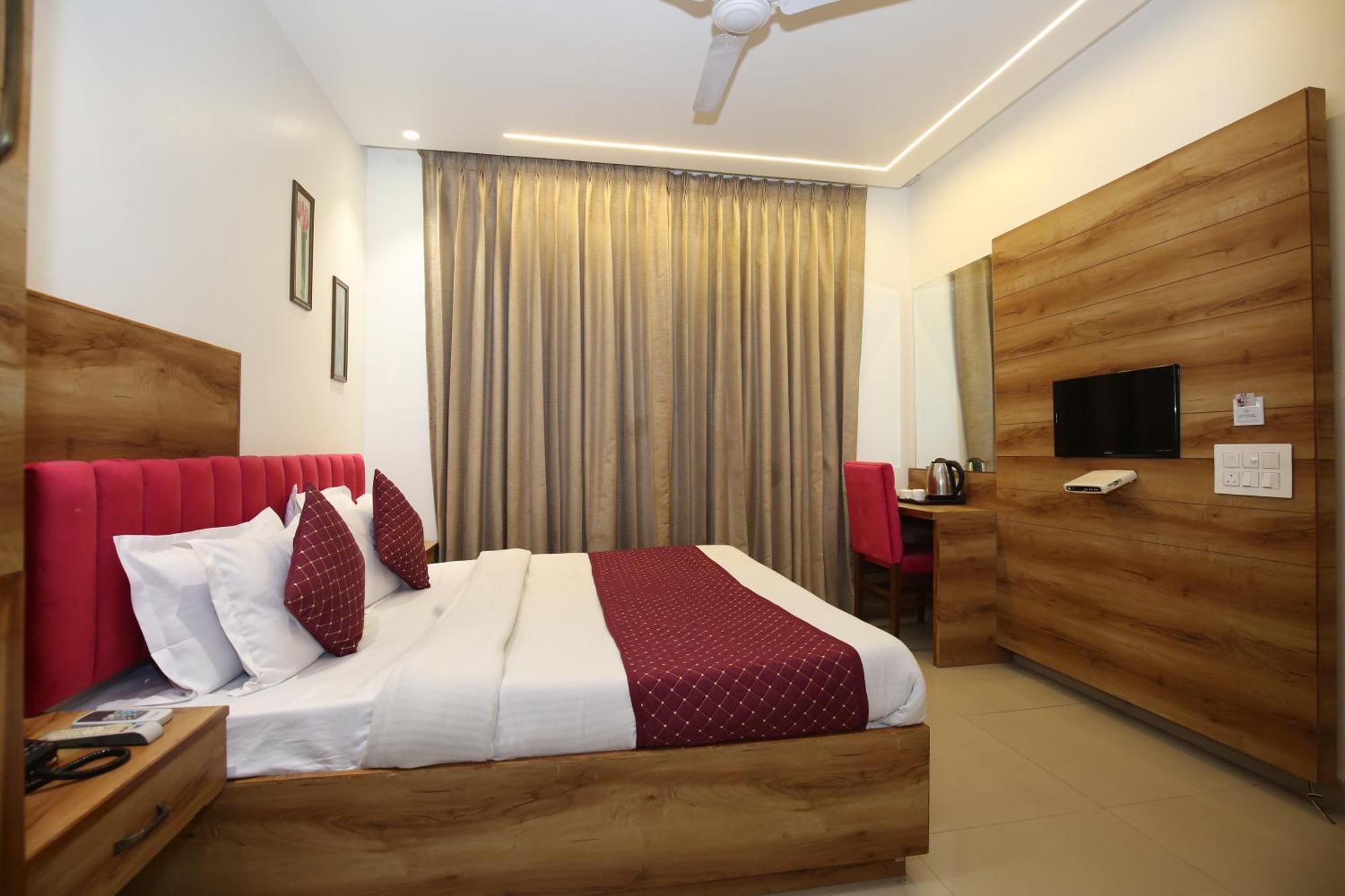 Hotel Rv Regency Amritsar Esterno foto