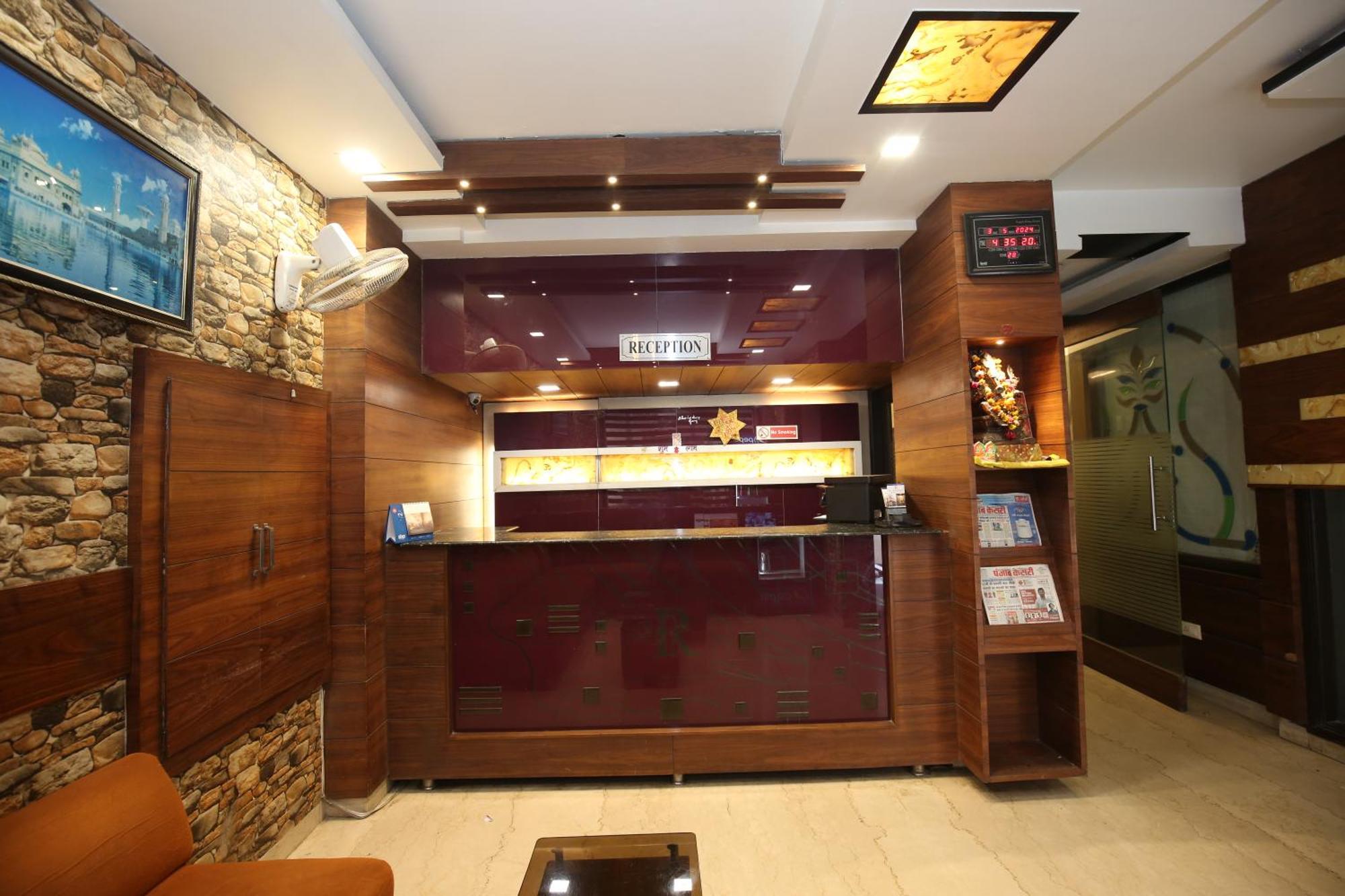 Hotel Rv Regency Amritsar Esterno foto